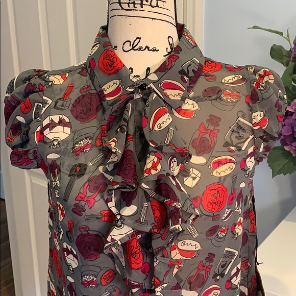 Cap Sleeve Button Up Blouse with Ruffle Front - Picture 4 of 7